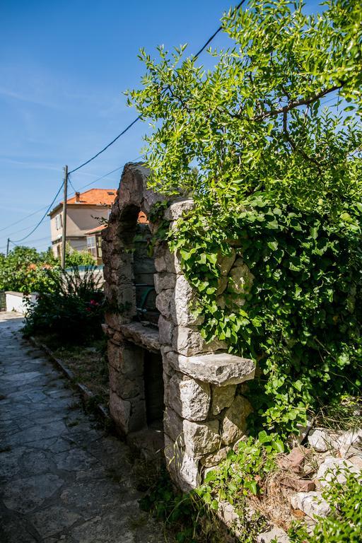 Catherine'S Garden Daire Šibenik Oda fotoğraf